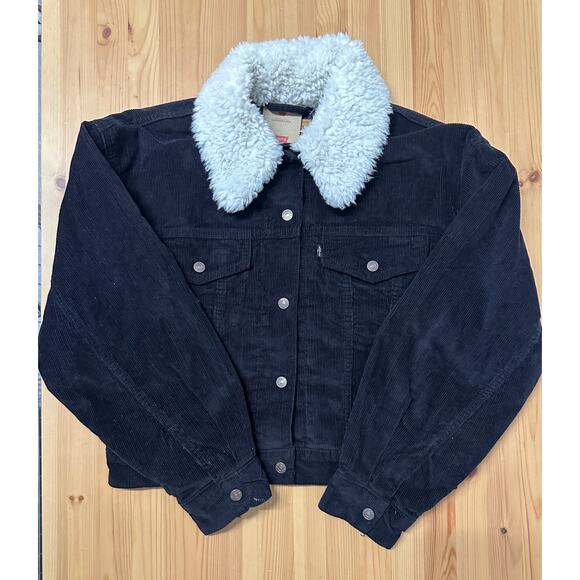 NWT* Levis Womens Sherpa Trucker Denim Jacket Small - Picture 1 of 9